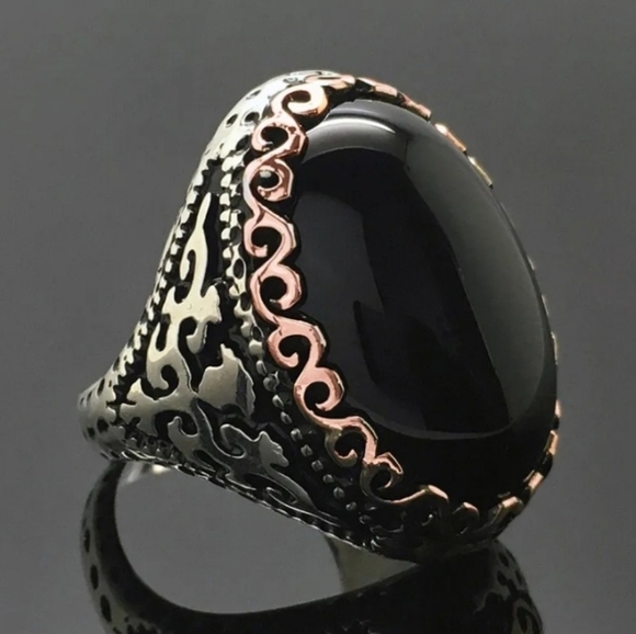 Unisex ring black stone oval, 925 silver and gold look size 8 - Picture 3 of 9